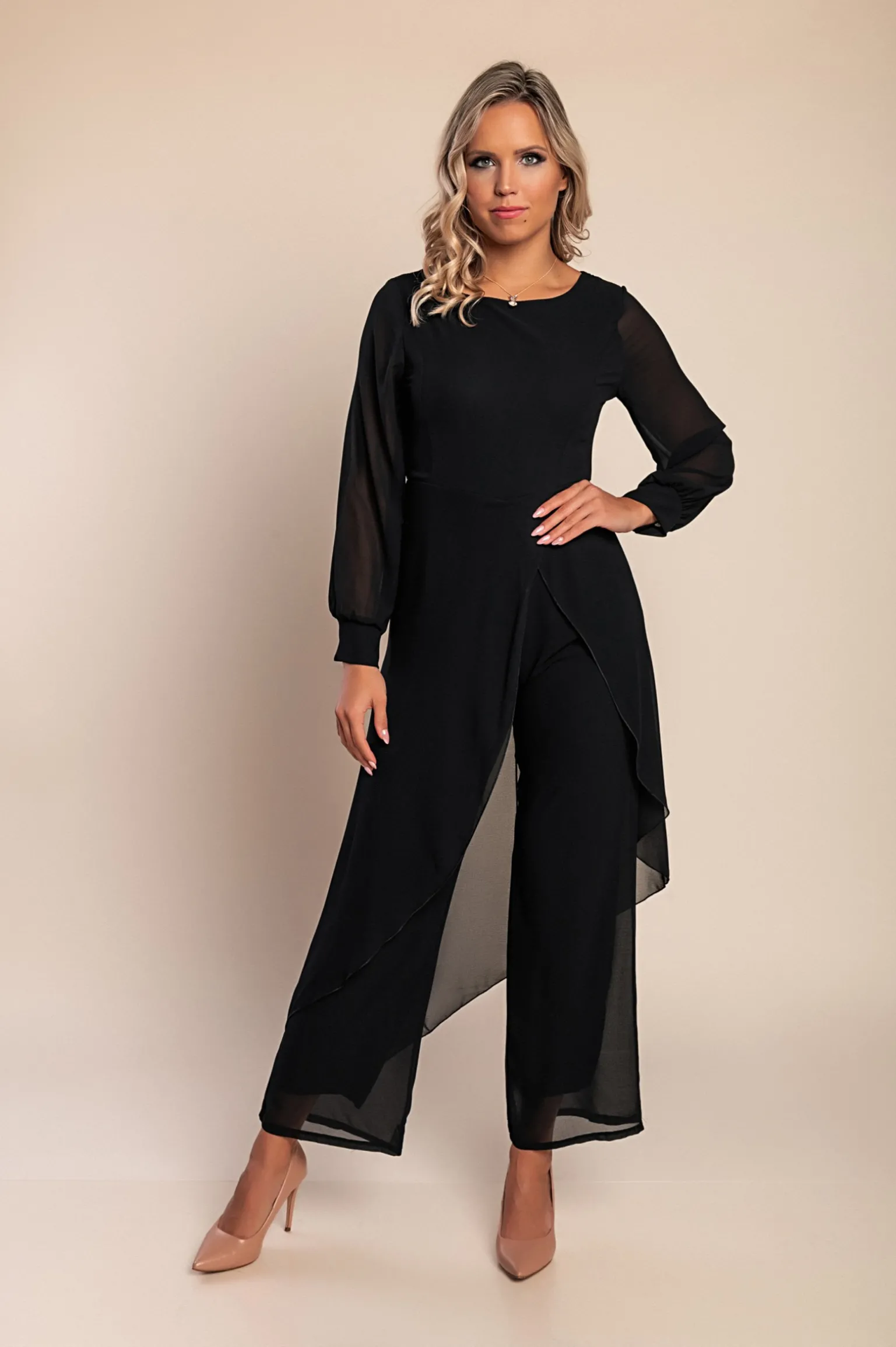 Tuta elegante, nera