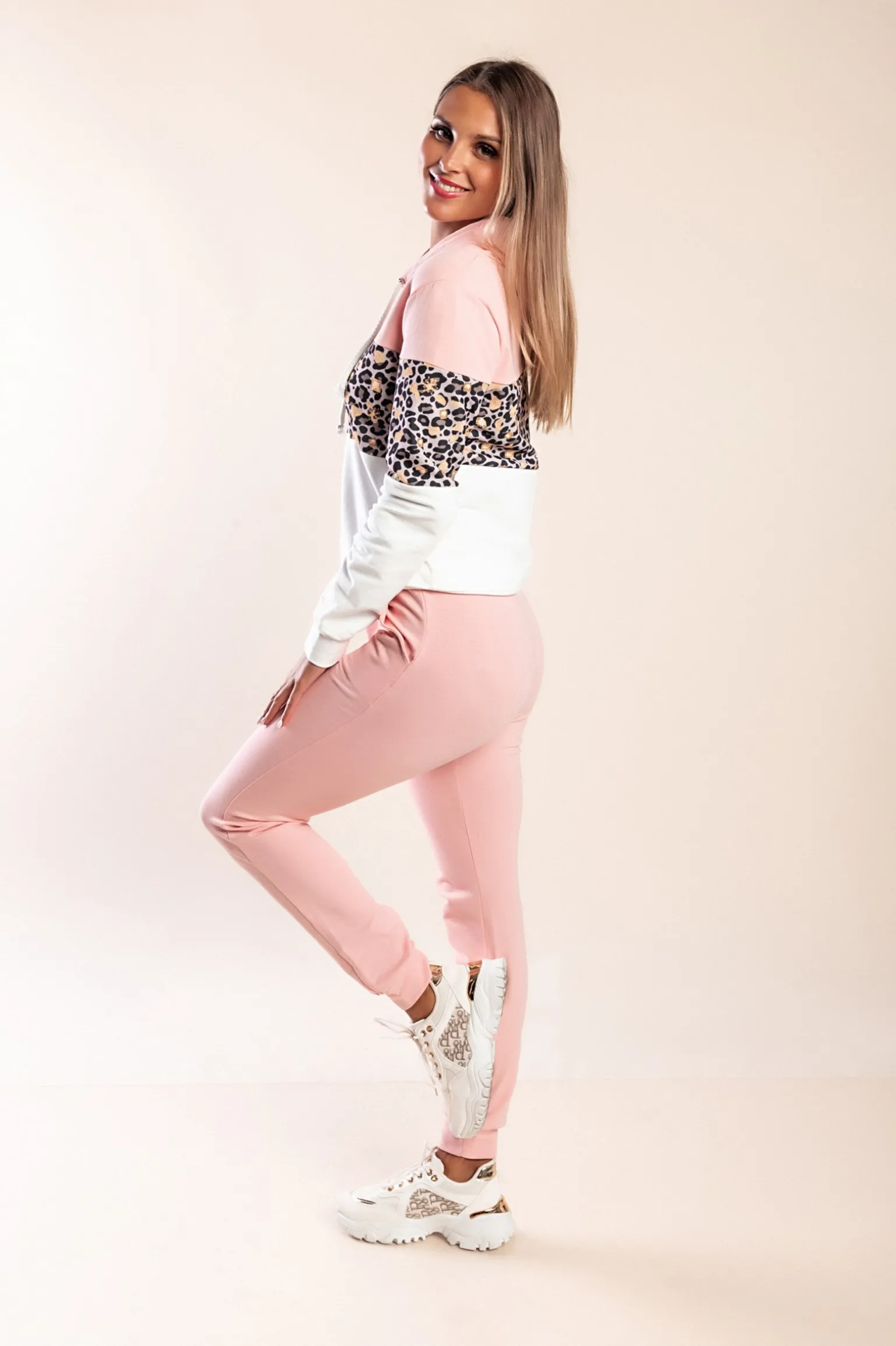 Tuta sportiva con stampa leopardata Amell, rosa